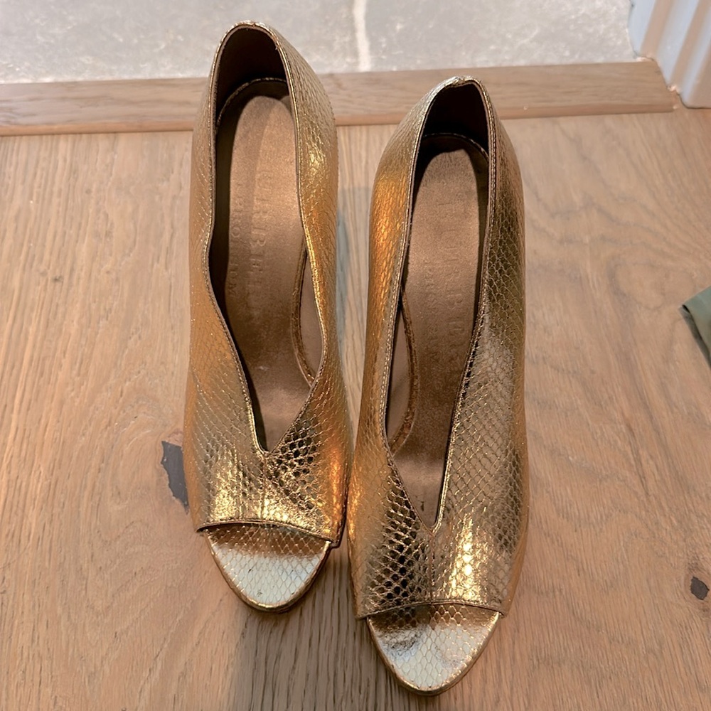 Beautiful gold Burberry heels